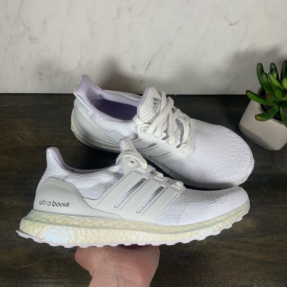 adidas UltraBOOST Triple White - Picture 9 of 10